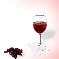 Beerenbowle im Rotwein Glas.