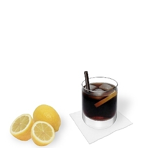 Neben den kleineren Longdrinkgläser sind alle Arten von Tumbler-Gläser für Whisky-Cola geeignet.